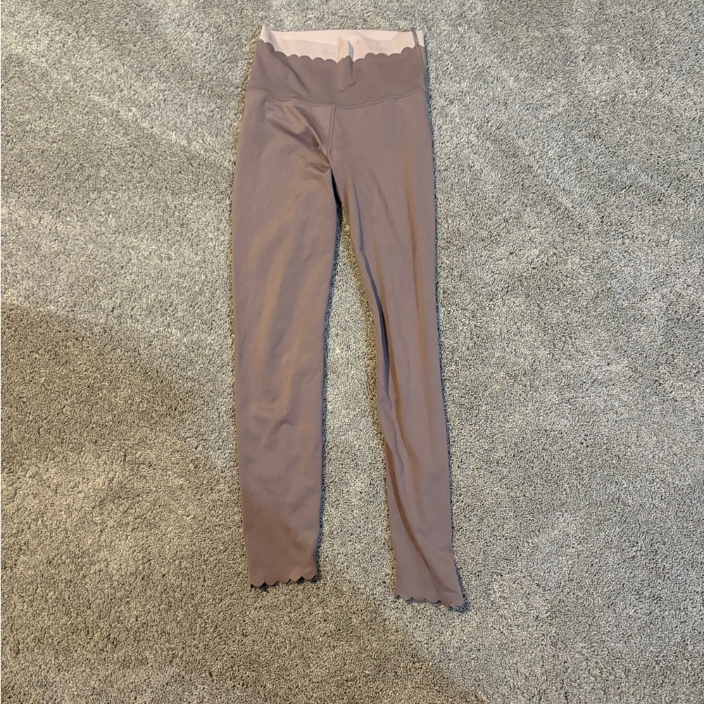 💜 Aerie Scalloped Edge Leggings in Mauve Shade